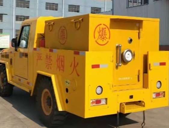 光泽凯龙爆破器材运输车：保障爆破任务的安全运行